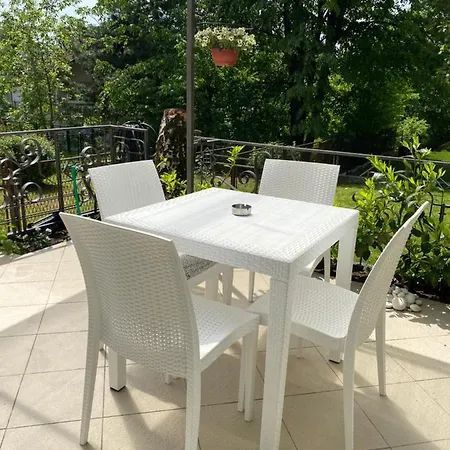 Apartment Garden *
